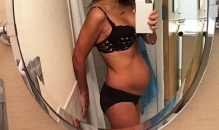 Έγινε μανούλα για τρίτη φορά και μας δείχνει το σώμα της μία μέρα μετά τον τοκετό