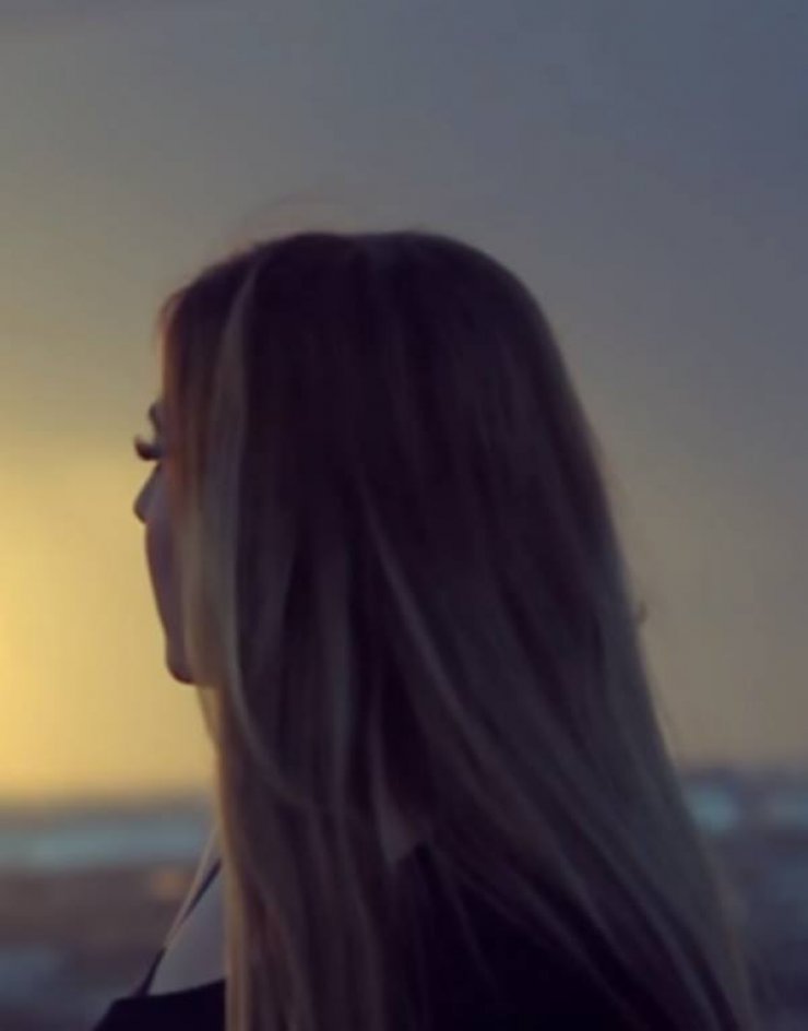 Δύσκολες ώρες για Κύπρια τραγουδίστρια