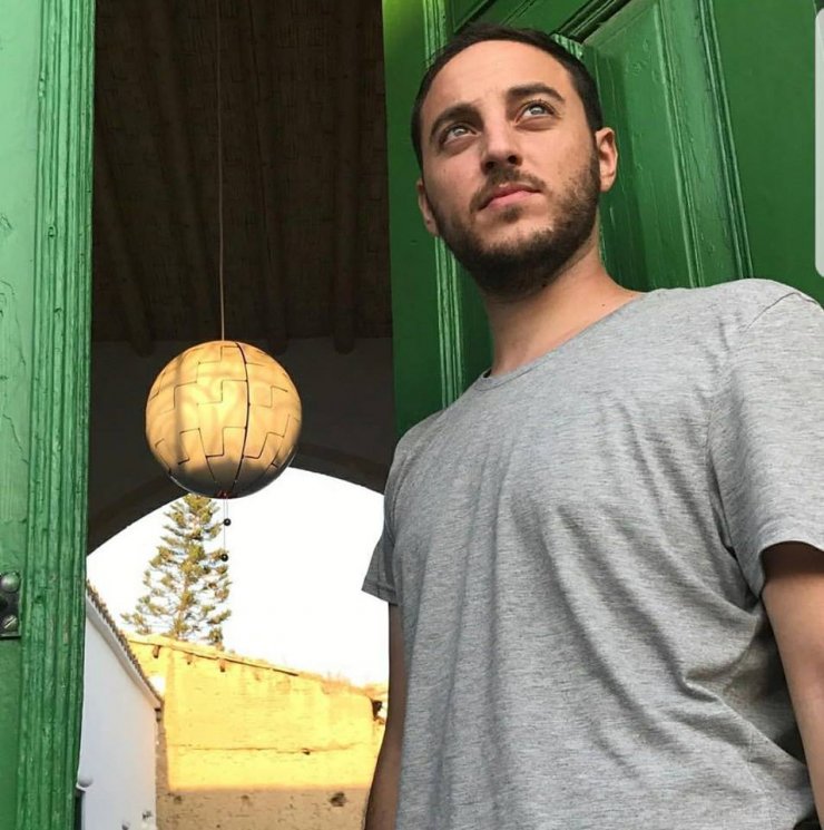 Συγκλονίζει ο Ηρόδοτος Μιλτιάδης μετά το θάνατο του σωσία του από υπερβολική δόση ναρκωτικών ουσιών