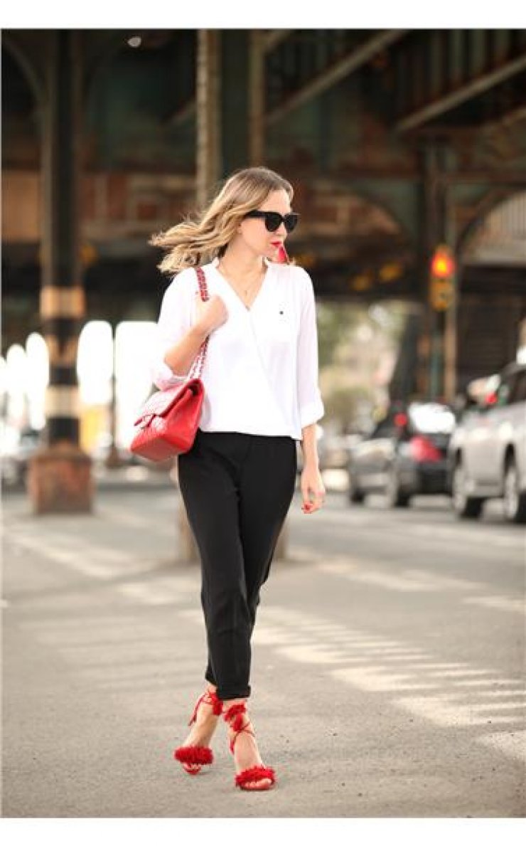  Πώς να φορέσεις το μαύρο παντελόνι [Εικόνες]