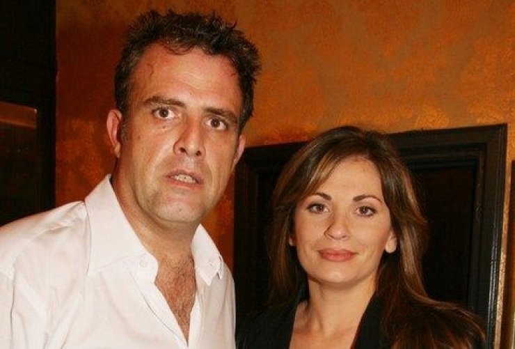 Έξαλλος ο Τσαρούχας με την Παπαθωμά! 