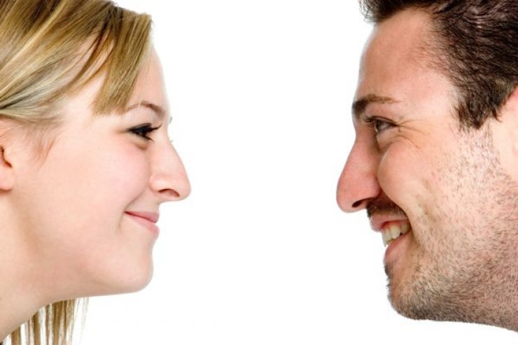 Ευτυχισμένοι ή μακριά και αγαπημένοι;