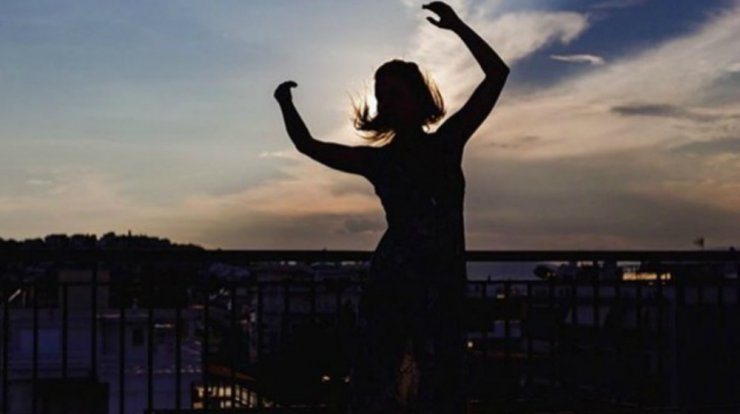 Επώνυμη κούκλα Ελληνίδα ακομπλεξάριστη αποκαλύπτει πόσα κιλά πήρε τους τελευταίους εφτά μήνες