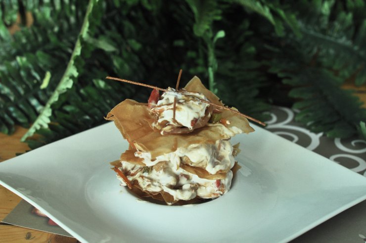 Κοτομπουκιές με διάφορα λαχανικά και γιαούρτι