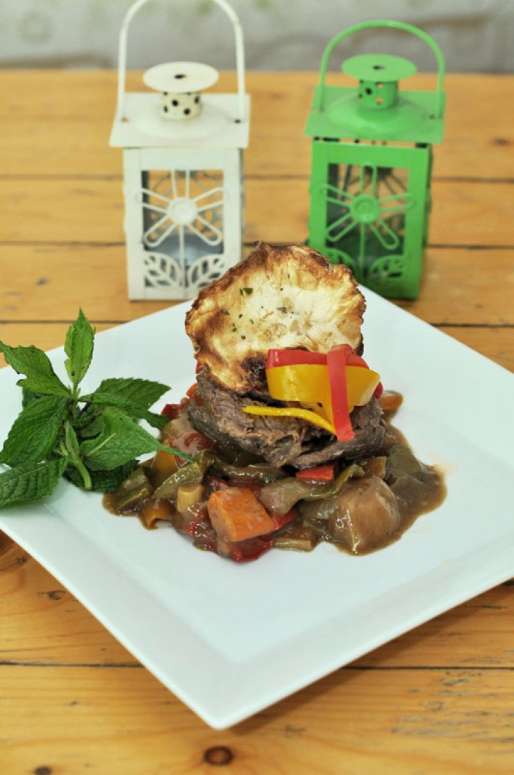 Μοσχαράκι με λαχανικά 