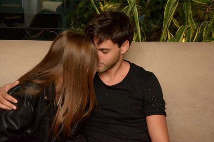 Ζευγάρι της ελληνικής showbiz δεν κρύβει τον έρωτα του