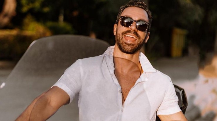 Σάκης Τανιμανίδης: Η selfie στο instagram με την κορούλα του [εικόνα]