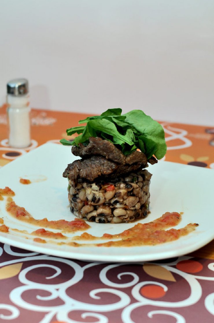 Αρνάκι με κρασί και μαυρομάτικα 