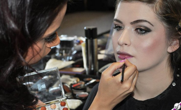 Έρευνα απέδειξε πως το μακιγιάζ "αλλάζει" την ηλικία μας!