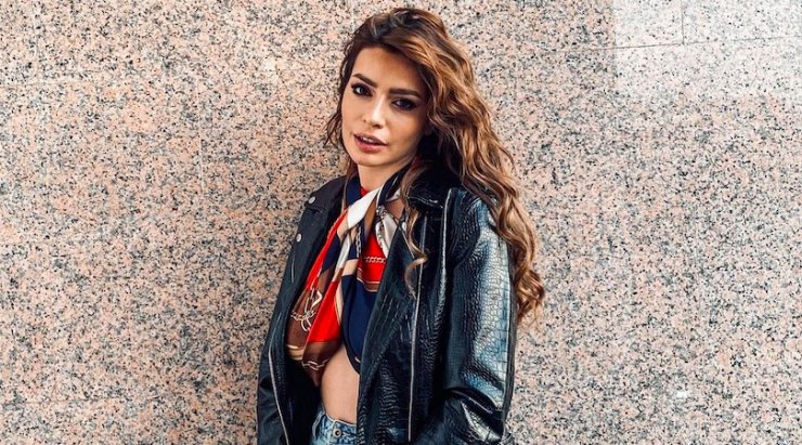 Χαριτίνη Ηλιάδου: Ξάπλωσε χωρίς εσώρουχο στο κρεβάτι και αναστάτωσε τους followers της [εικόνες]