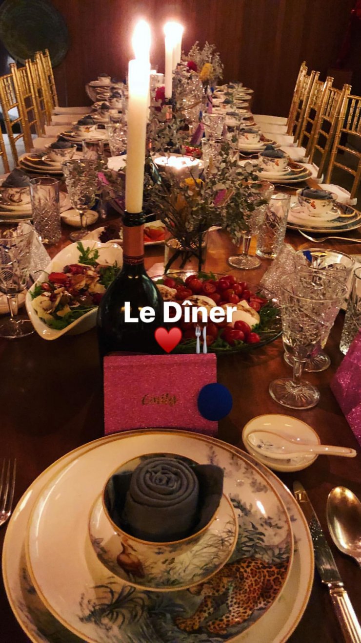 To glamorous dinner που ετοίμασε επώνυμη Κύπρια στο σπίτι της [εικόνες & βίντεο]