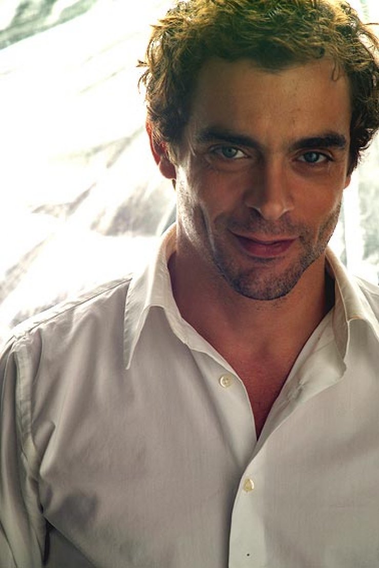 «Σέβομαι την ανάγκη των ανθρώπων να μαθαίνουν ασήμαντα πράγματα για μένα»