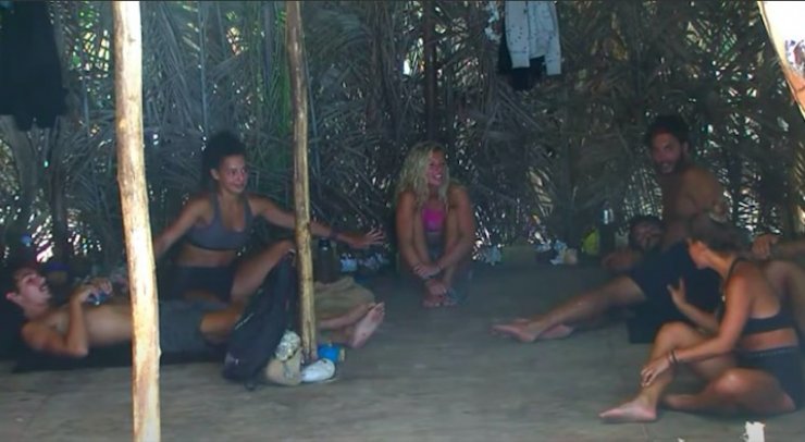 Η Mαριαλένα αποκάλυψε στους συμπαίκτες της πως και γιατί χώρισε με τον Σάκη!