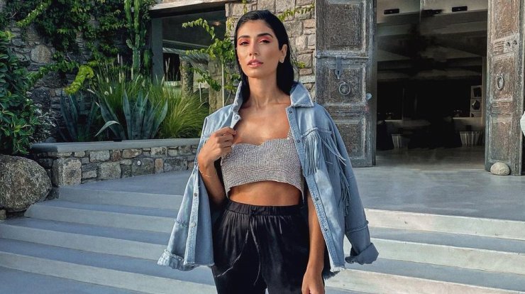 Monochromatic eye look: Η Νάσια Σιαηλά σου δείχνει 2 προτάσεις για να το πετύχεις