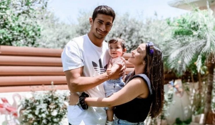 Άντρεα Νικολάου: Τα πρώτα γενέθλια της κόρης της με εικόνα από το μαιευτήριο λίγα λεπτά μετά που ήρθε στον κόσμο