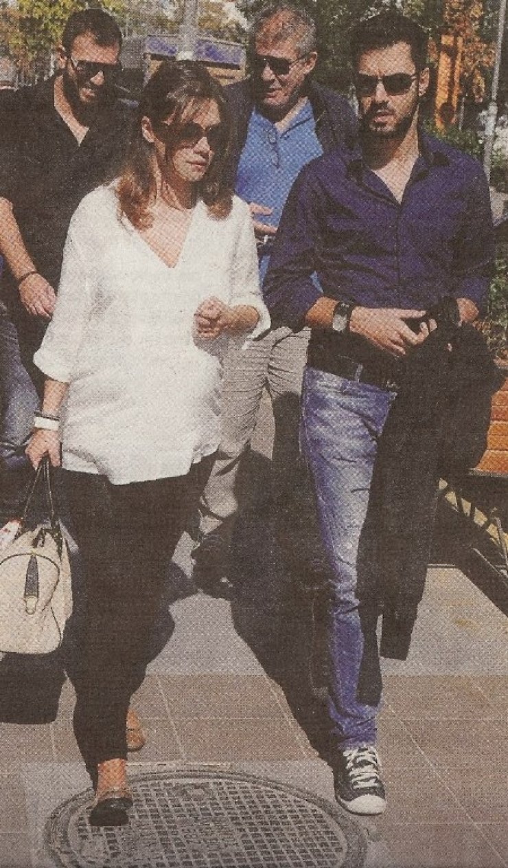 Λασκαράκη-Τσιμιτσέλης: Φωτογραφίες από τον πολιτικό γάμο τους 