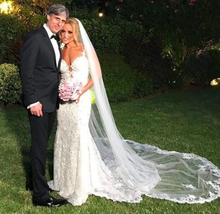 Καρολίνα Πελενδρίτου - Δημήτρης Χατζηγεωργίου: Ο γαμήλιος χορός του ζευγαριού!