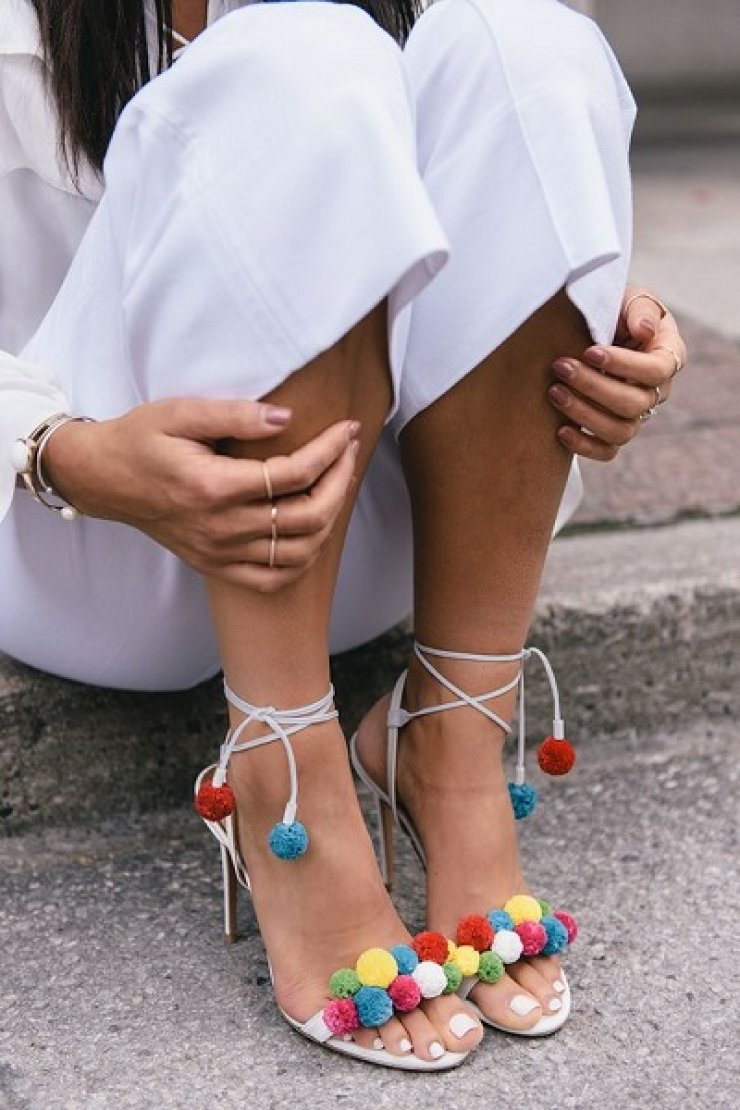 Προλαβαίνετε ακόμη να φορέσετε το huge trend του καλοκαιριού.  Ποιες Κύπριες είδαμε να το φοράνε;