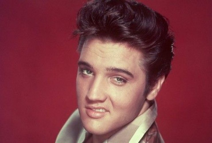 Όταν ο Elvis Presley λύγισε και έκλαψε στην αγκαλιά του πατέρα του!