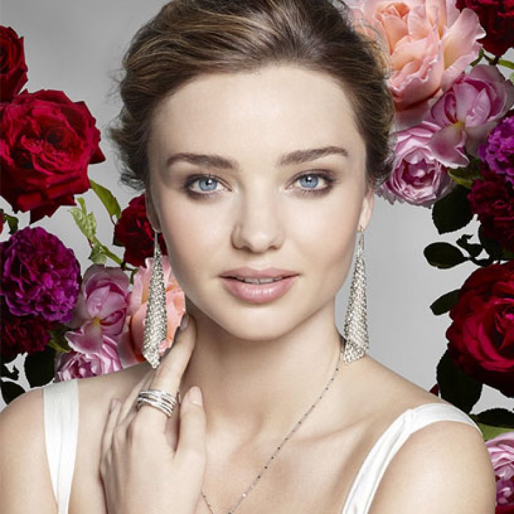 Η Miranda Kerr είναι το νέο πρόσωπο της Swarovski