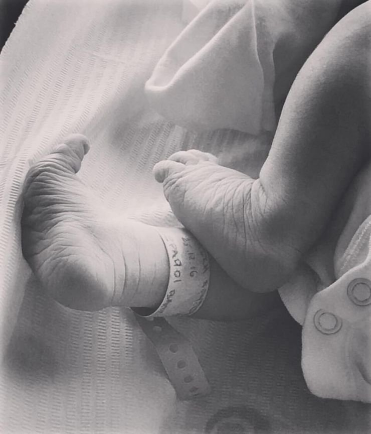 Επώνυμη Κύπρια έγινε μανούλα ανήμερα των Χριστουγέννων!