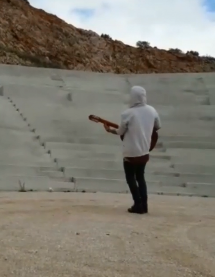 Συγκλονίζει Έλληνας τραγουδιστής! "Έχω να μιλήσω με τον πατέρα μου επτά χρόνια"