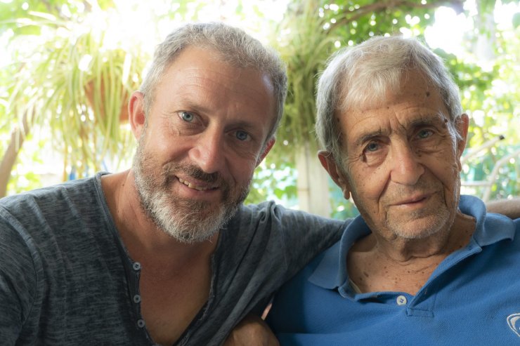 Σοφοκλής Κασκαούνιας: Λίγο μετά την κηδεία του πατέρα του έκανε κωμική παράσταση και αποθεώθηκε