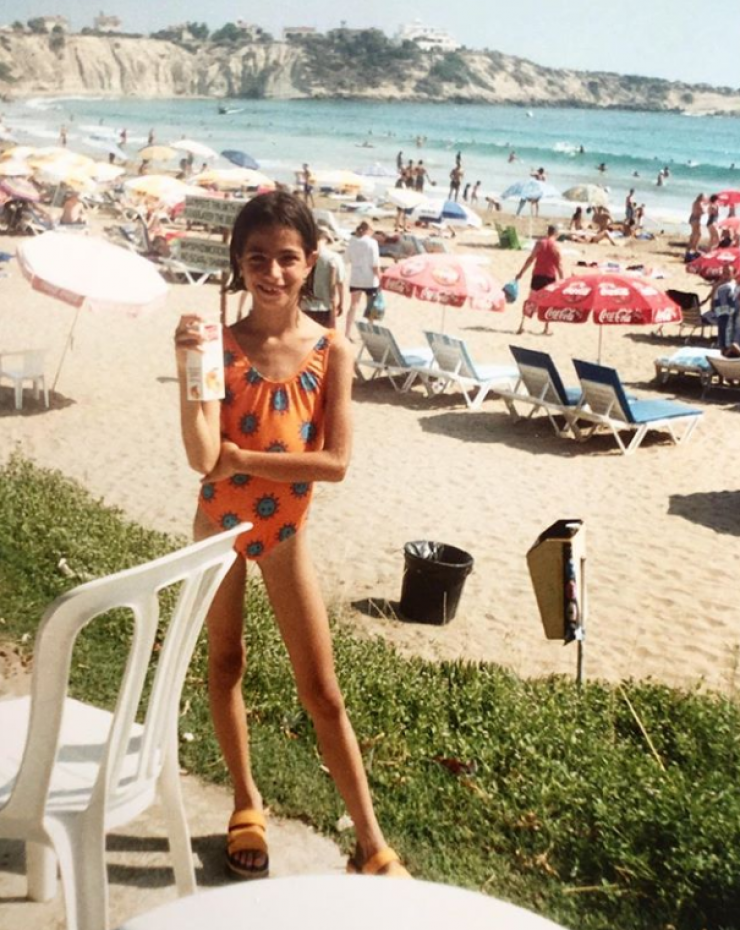 Αναγνωρίζετε την επώνυμη Κύπρια της φωτογραφίας;