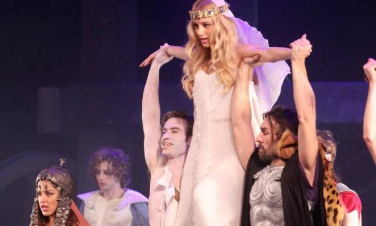  Η «σκληρή» κριτική για το θεατρικό ντεμπούτο της Δούκισσας Νομικού!