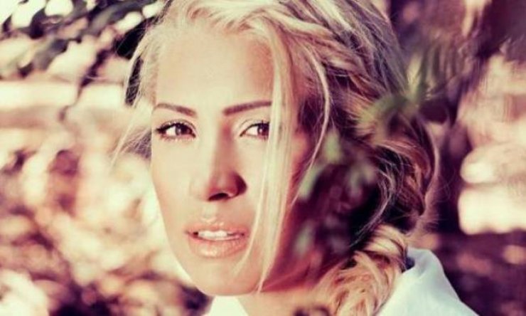 Δείτε την Μαρία Ηλιάκη τελείως άβαφη στην παραλία