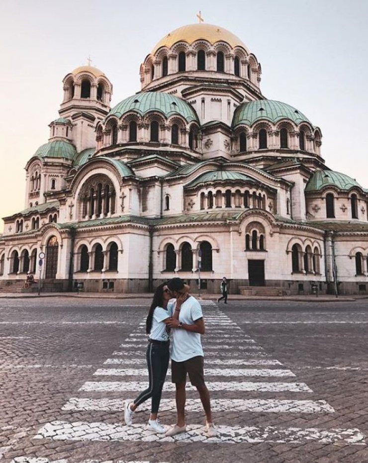 Full ερωτευμένοι! Ζευγάρι της κυπριακής showbiz για διακοπές στο εξωτερικό!