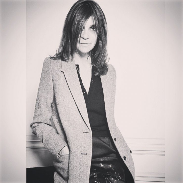 Carine Roitfeld: Σχεδιάζει τη δική της σειρά από ρούχα 