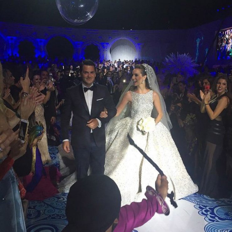 Ποια Κύπρια έδωσε το παρών της στο γάμο εκατομμυρίων δολαρίων που πραγματοποιήθηκε στην Αθήνα [εικόνες]