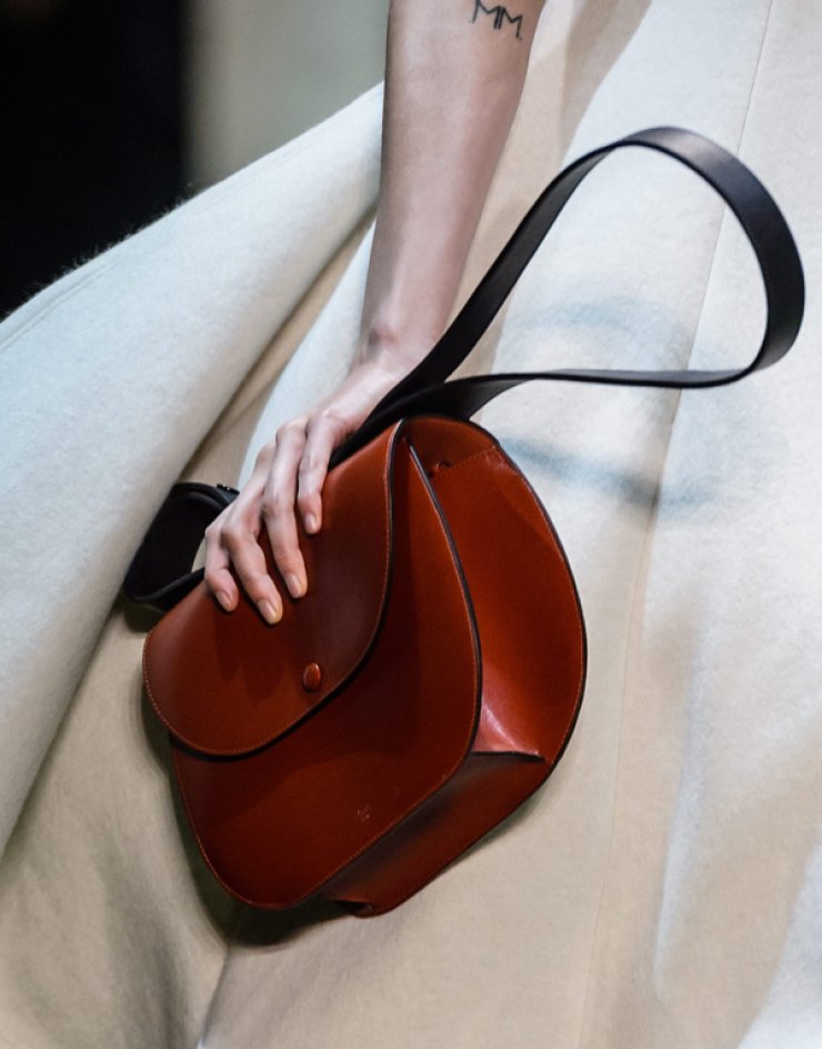 PFW: Τι προτείνουν οι οίκοι Kenzo, Valentino & Celine [εικόνες]