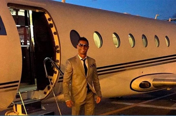 Σοκ: Συνετρίβη το αεροπλάνο του Cristiano Ronaldo στο αεροδρόμιο της Βαρκελώνης