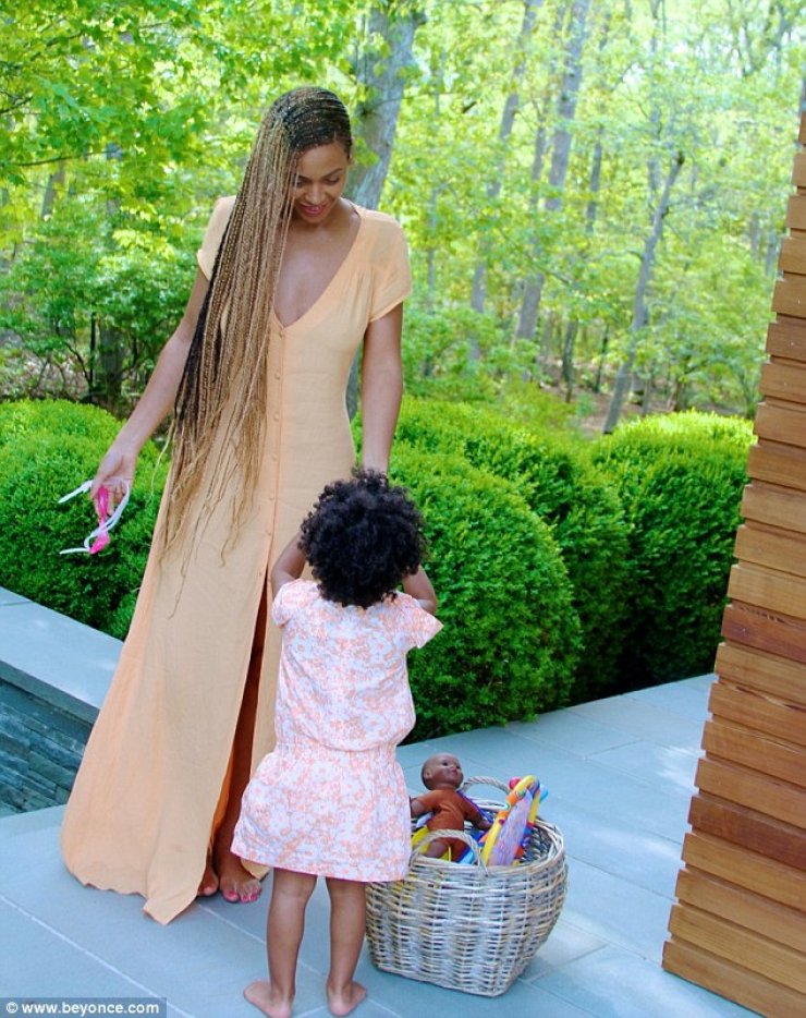 Η κόρη της Μπιγιονσέ φορά τα τακούνια της μαμάς της!