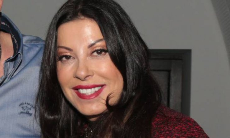 Άντζελα Δημητρίου: Χωρίς μακιγιάζ και με καυτό μαγιό στη Μύκονο!