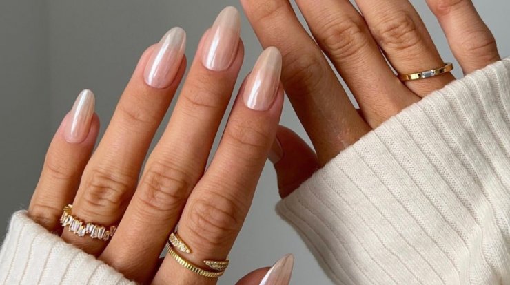 Glazed nails: Η τάση στα νύχια που κάνουν όλες οι beauty addicts τώρα
