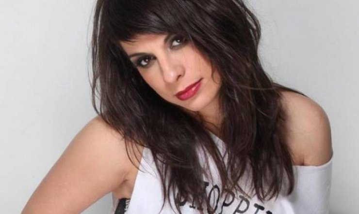 Πένυ Σκάρου: Εξιτήριο για την τραγουδίστρια που έχασε το πόδι της σε τροχαίο