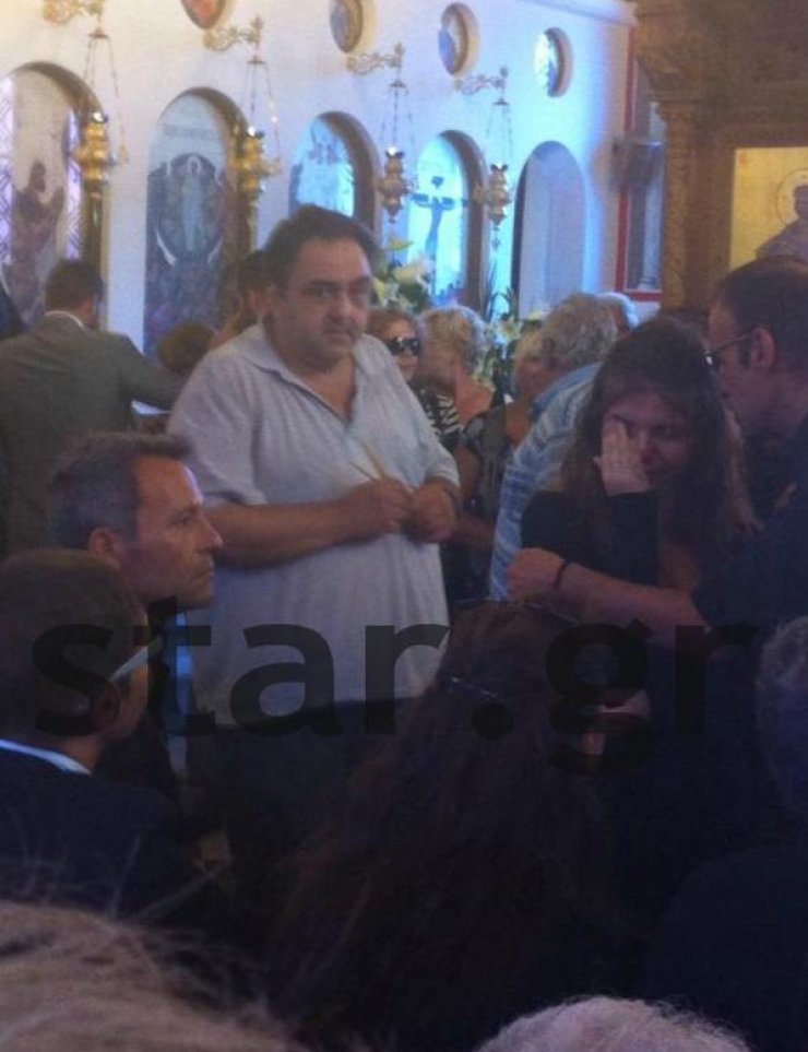 Απαρηγόρητη η βαπτιστήρα του Μ. Ασλάνη, Τζούλια