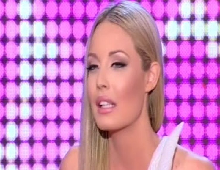 Αντωνία Καλλιμούκου: Απαντά πότε έκανε για πρώτη φορά σεξ