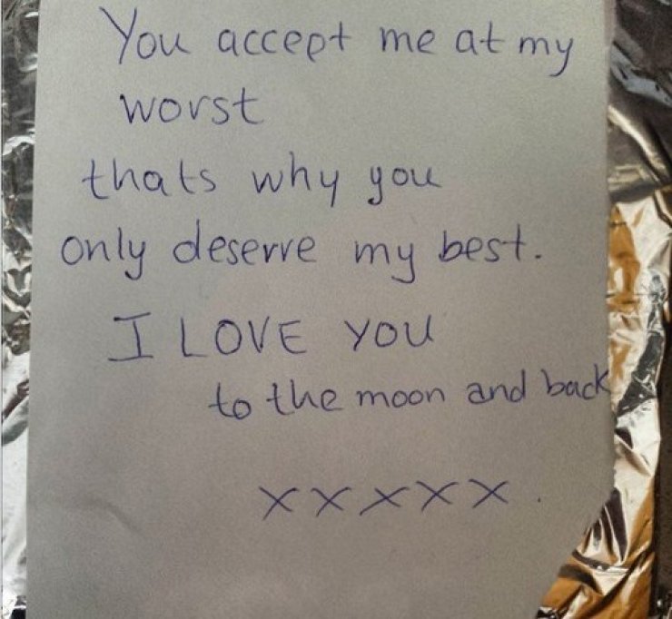 Full ερωτευμένη σύντροφος διεθνή Κύπριου ποδοσφαιριστή