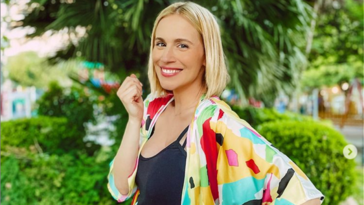 Nάντια Μπουλέ: Μας έδειξε την στιγμή που θηλάζει την νεογέννητη κορούλα της [εικόνα]