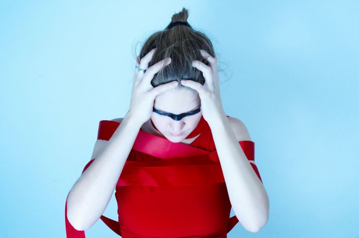 Η κρίση «χτυπά» την ευτυχία μας