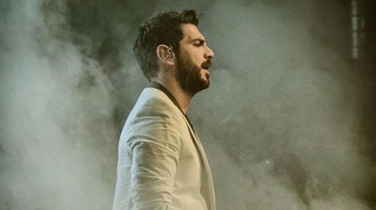 Το ατύχημα του Σταύρου Κωνσταντίνου επί σκηνής! [βίντεο]