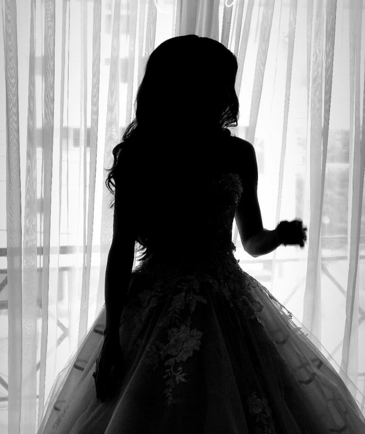 Ζευγάρι της κυπριακής showbiz μόλις ανέβηκε τα σκαλιά της εκκλησίας!