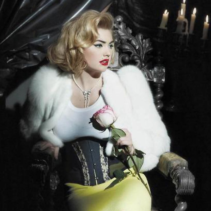 Ο Karl Lagerfeld φωτογραφίζει την Kate Upton