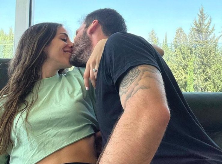 Συγκίνηση: Κύπριος ποδοσφαιριστής αρραβωνιάστηκε με την σύντροφο του! Οι πρώτες εικόνες