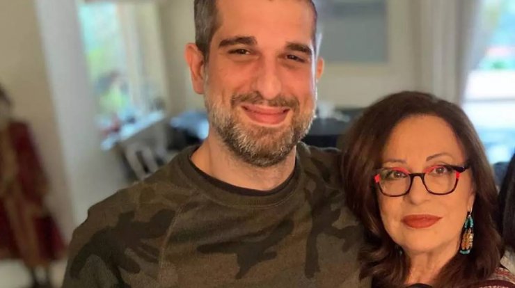 Χάρις Αλεξίου για τον γιο της: "Του είπαμε ότι είναι υιοθετημένος από όταν άρχισε να λέει τις πρώτες του λέξεις"