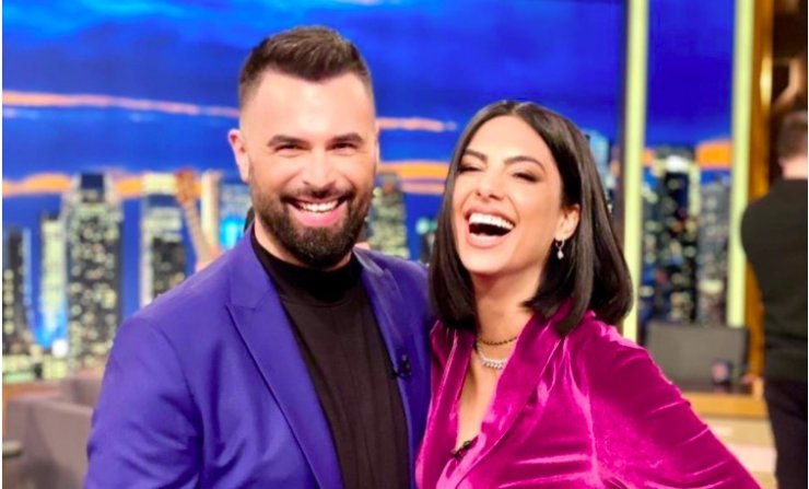 Γιώργος Παπαδόπουλος-Γαλάτεια Βασιλειάδη: Έντυσαν τον γιο τους δεινόσαυρο και βόλταραν στην γειτονιά τους